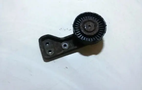 Hyundai XG Generator/alternator belt tensioner