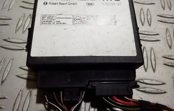 Opel Vectra B Door central lock control unit/module 90464713 9330065147