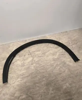 Rear fender molding trim