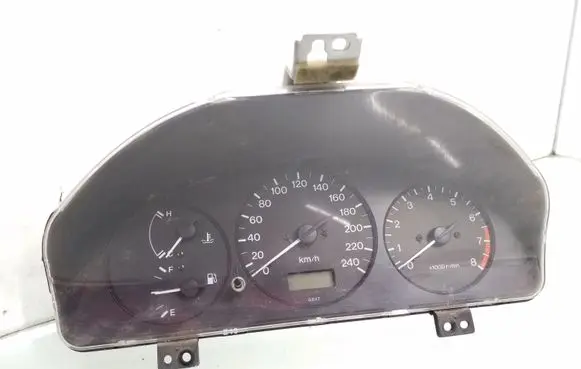 Mazda 626 Speedometer (instrument cluster) GE4TD