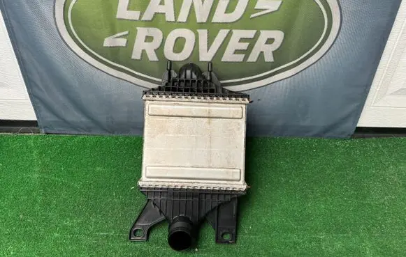 Land Rover Discovery 5 Intercooler radiator LR062405
