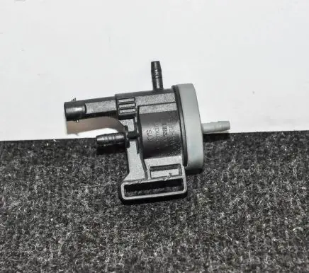 Volkswagen PASSAT B8 Turbo solenoid valve 06H906283F