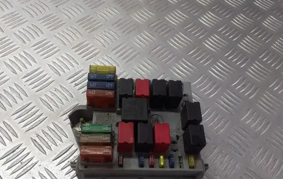 Fiat Punto (188) Fuse box set 46835603