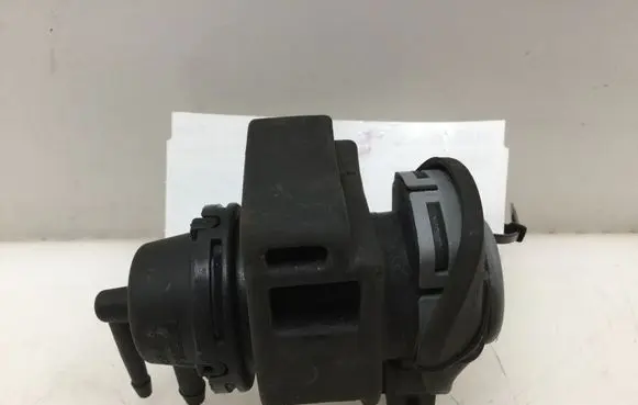 Nissan Juke I F15 Turbo solenoid valve 