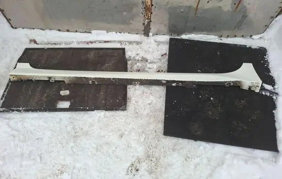 Nissan Leaf II (ZE1) Sill 