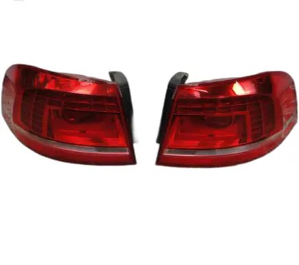 Volkswagen PASSAT B7 Rear/tail lights