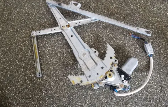 Honda HR-V Front door window regulator with motor