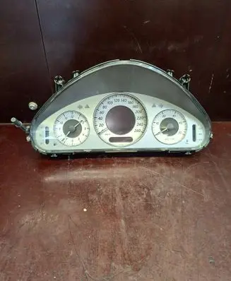 Mercedes-Benz E W211 Speedometer (instrument cluster) A2115405711 110080250015 018979