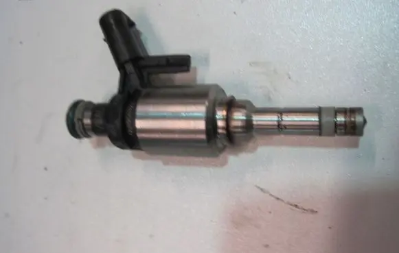 Volkswagen Transporter - Caravelle T1 Fuel injector 06A906036A