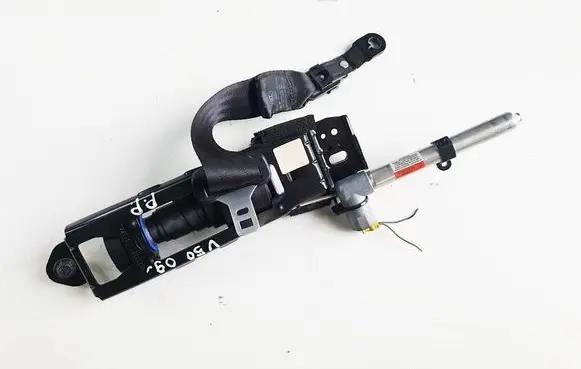 Volvo V50 Front seatbelt 8639692