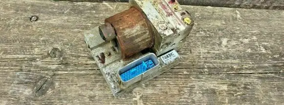 Mazda 323 F ABS Pump BJ4A437AZ