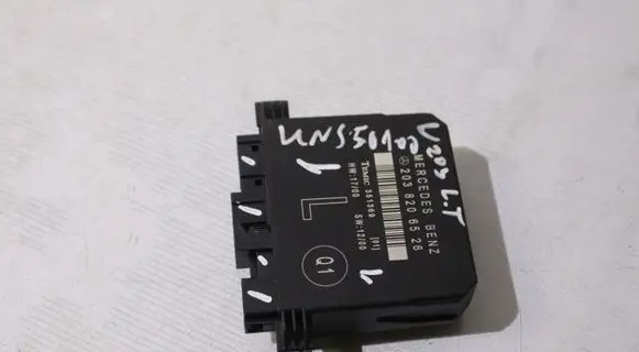 Mercedes-Benz C W203 Door control unit/module 2038206526