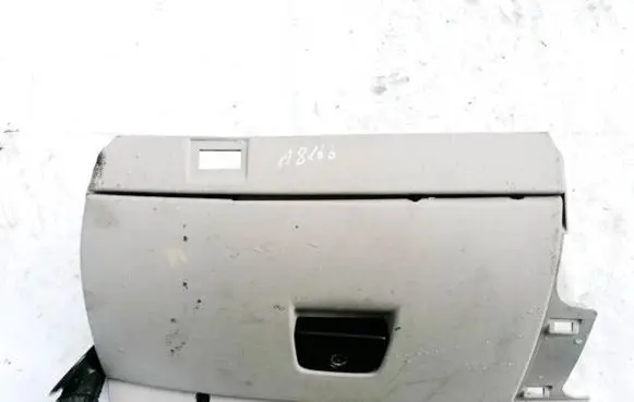 Volvo V50 Glove box 8626141 3865