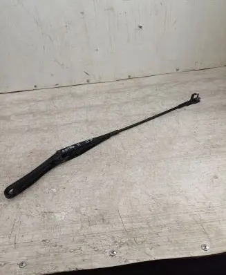 Opel Astra H Front wiper blade arm 13111220
