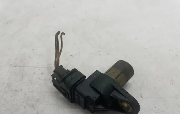 Mercedes-Benz E W210 Camshaft position sensor A0031539728