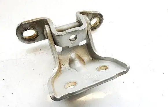 Hyundai Getz Rear door lower hinge