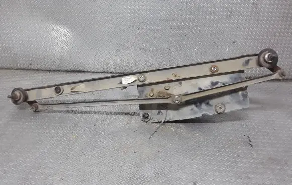 Land Rover Discovery Front wiper linkage and motor 22116543