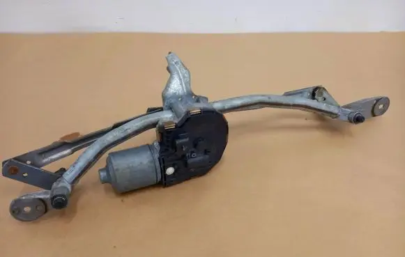 BMW 6 F12 F13 Front wiper linkage and motor 7306276