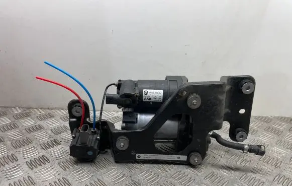 BMW X6 E71 Air suspension compressor/pump 6789938
