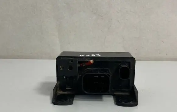Mercedes-Benz C W203 Glow plug pre-heat relay