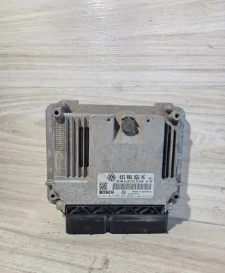 Volkswagen Golf Plus Engine control unit/module 03G906021HC 0281013685 03G906021AB