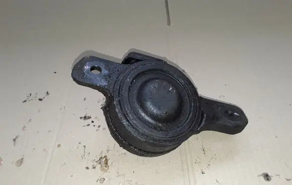 Subaru Outback Engine mount bracket NOCODE
