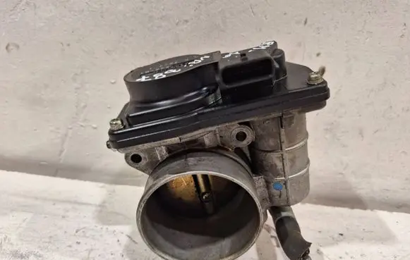 Renault Laguna III Throttle body valve 