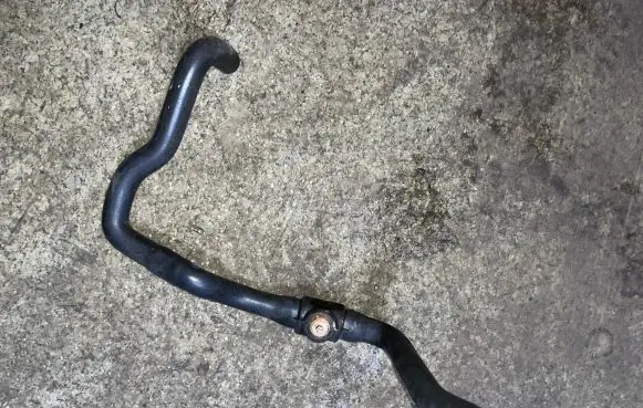 BMW 5 E39 Engine coolant pipe/hose 64218378951