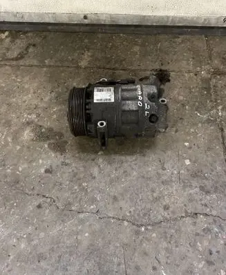 Opel Vivaro Air conditioning (A/C) compressor (pump)