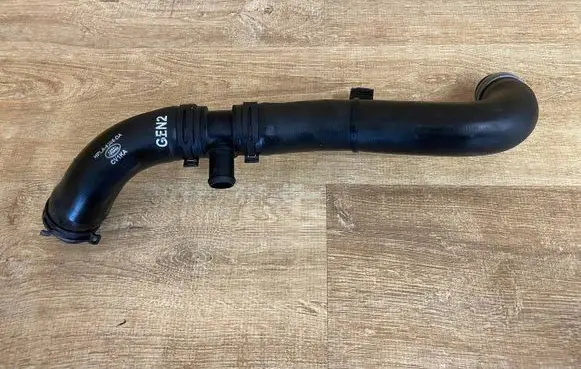 Land Rover Discovery 5 Engine coolant pipe/hose HPLA-8286-DA