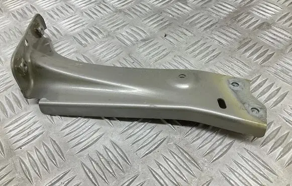 Skoda Octavia Mk3 (5E) Fender mounting bracket 5E0821142