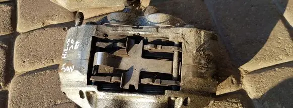 Toyota Hilux (AN10, AN20, AN30) Front brake caliper