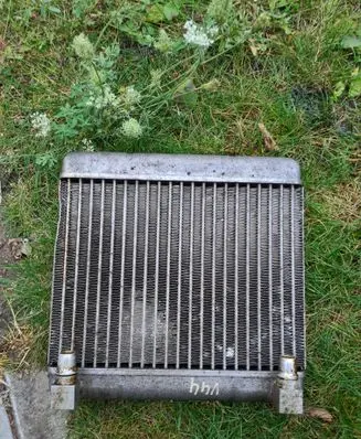 Engine oil radiator