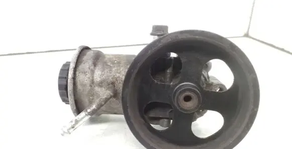 Toyota Avensis T250 Power steering pump