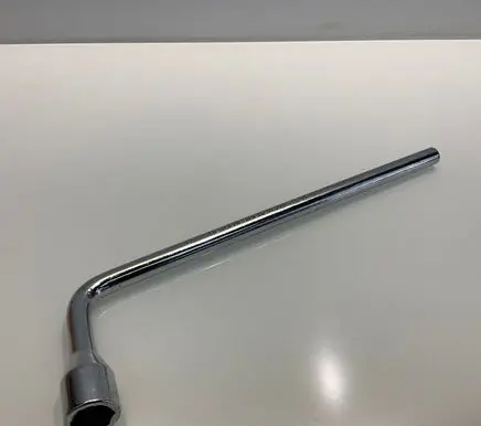 Mercedes-Benz C W204 Wheel nut wrench A2215810001 2215810001