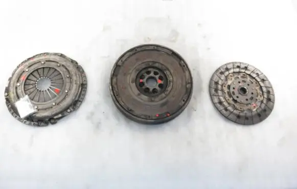 Volvo V50 Dual mass flywheel 1878005341 3082000414 GGV30000033