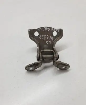 Chevrolet Captiva Rear door upper hinge