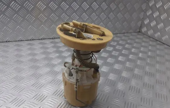 Ford Focus C-MAX Mechanical fuel pump 3M51-9275