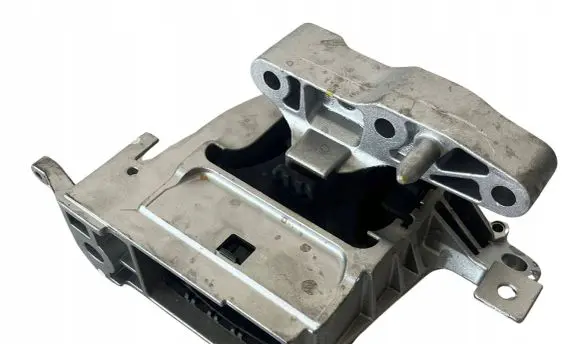 Mini Clubman F54 Engine mount vacuum valve 8835568