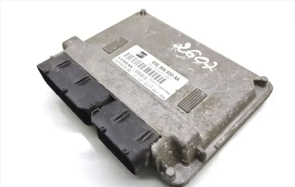 Seat Ibiza III (6L) Engine control unit/module 03E906033AA 5WP44225