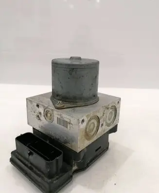 Volkswagen Passat Alltrack ABS Pump 17654063 3AA614109BA