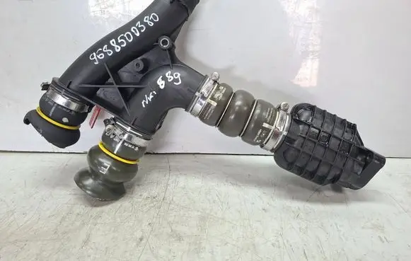Peugeot 5008 Air intake hose/pipe S26337889 9688500380