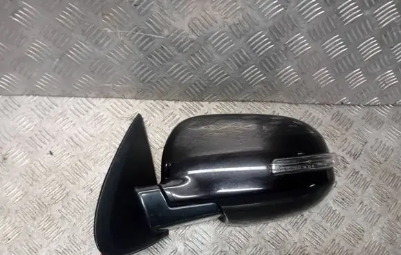 Mitsubishi Outlander Front door electric wing mirror 