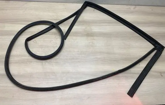 KIA Niro Rubber seal rear door 