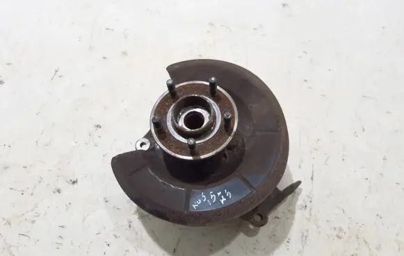 Ford Kuga II Rear wheel hub 2073015