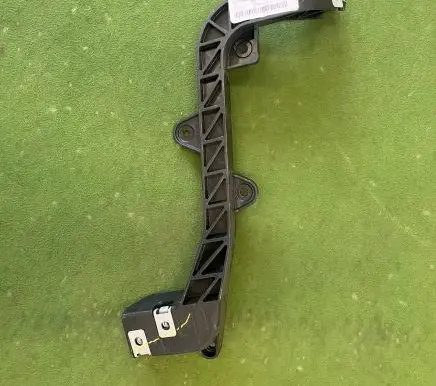 Mercedes-Benz GLE (W166 - C292) Radiator support slam panel bracket A1666263631