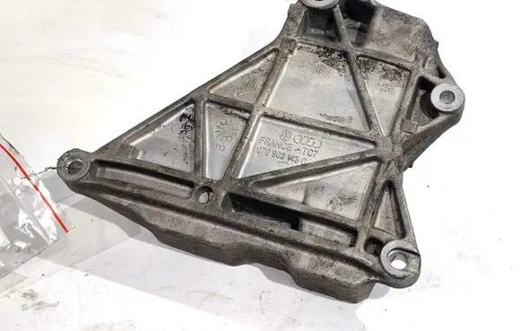 Volkswagen Touareg I Gearbox mount 070903143C