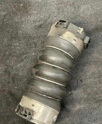BMW 5 F10 F11 Intercooler hose/pipe 8513451