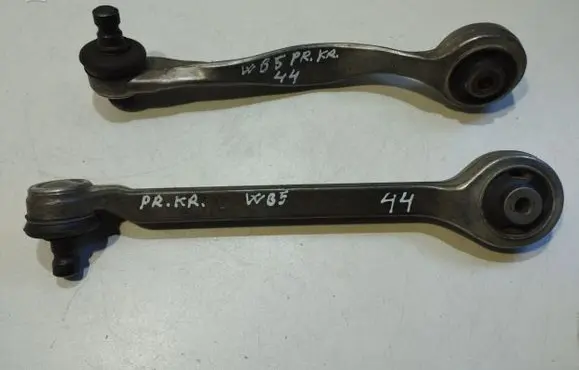 Volkswagen PASSAT B5 Front control arm 1140101070