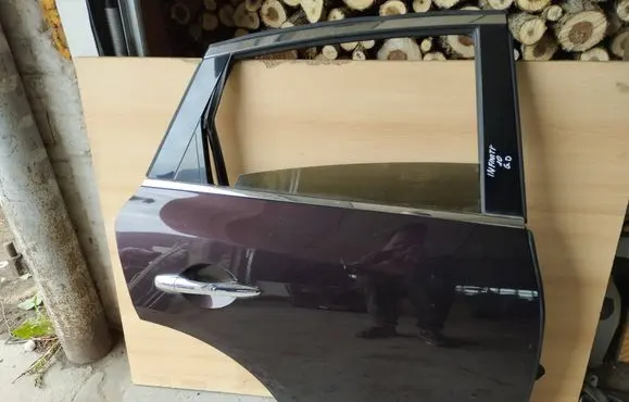 Infiniti EX Rear door